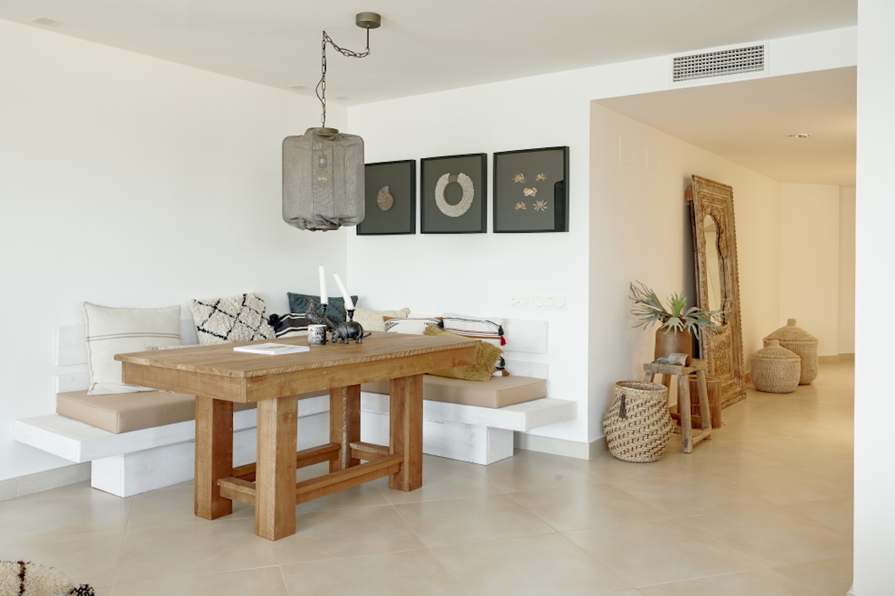 Resa estates ibiza huis kopen dining table.jpg